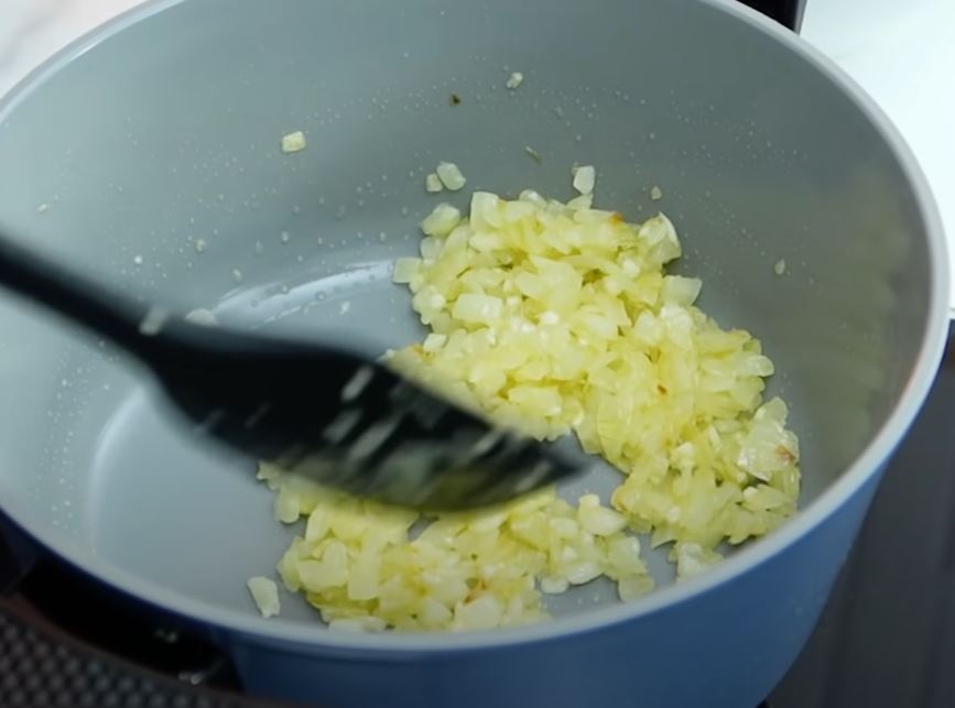 alho e cebola fritos