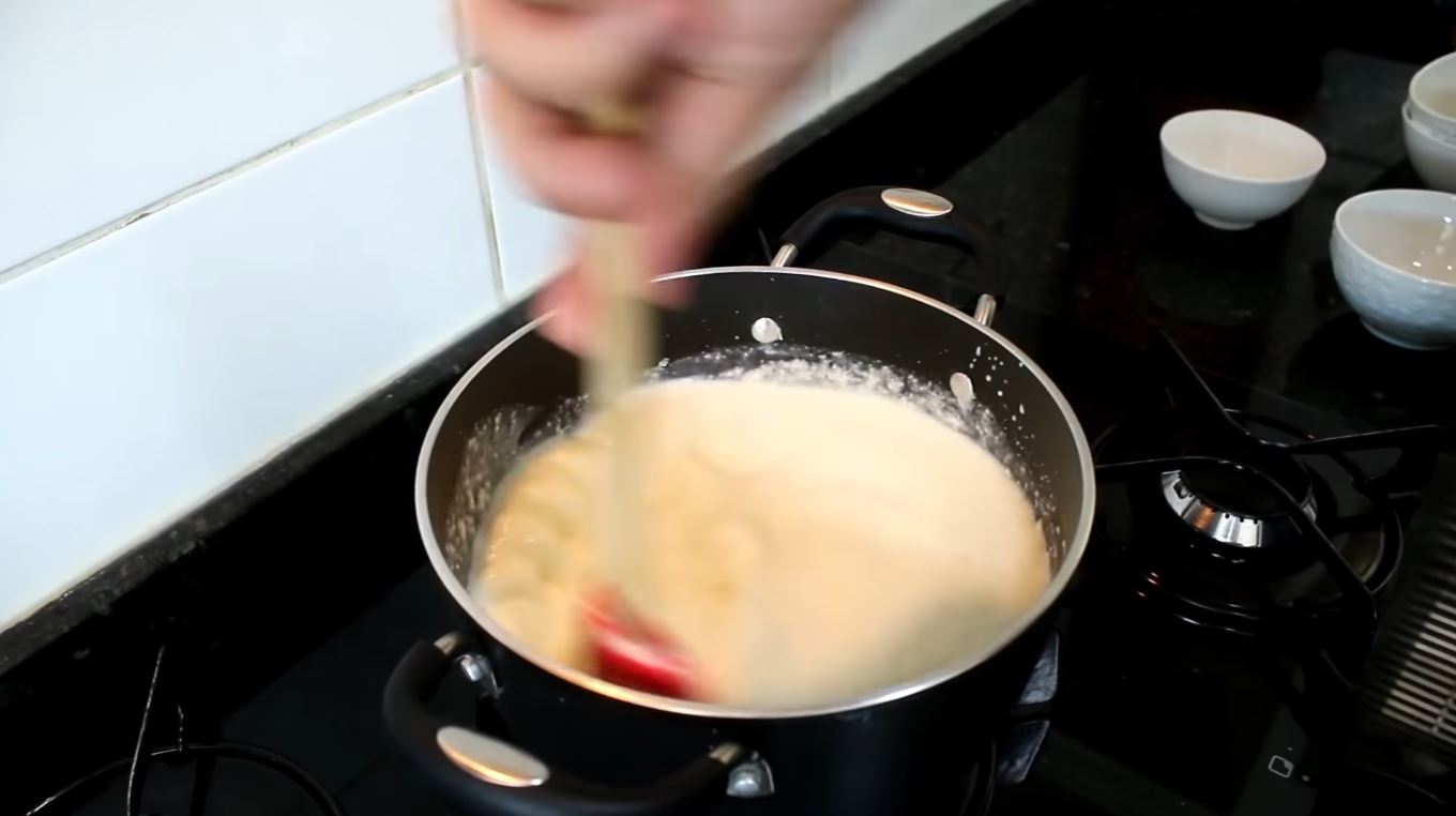 misturando manjar
