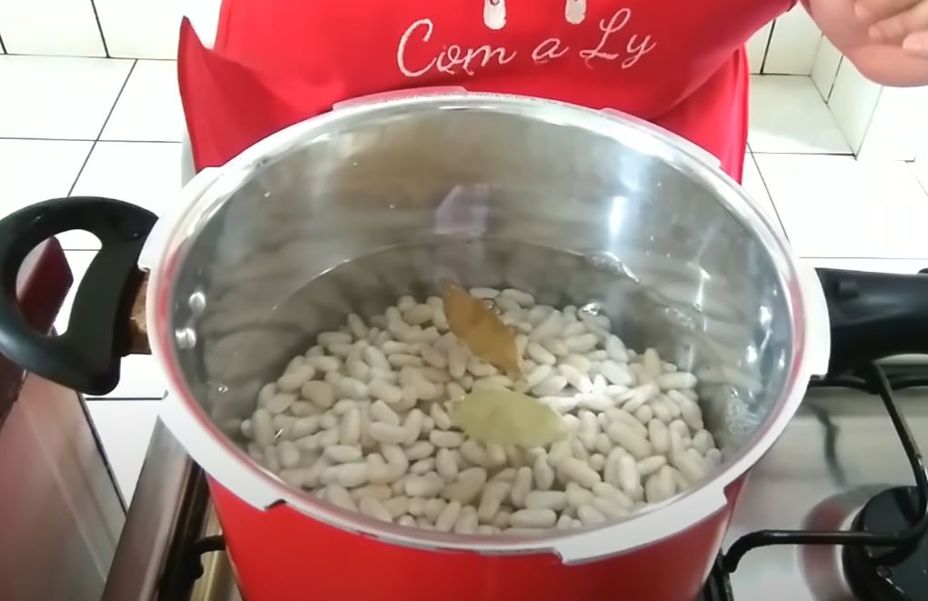 feijao-branco-panela feijão branco na panela