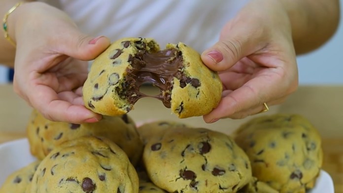 cookies recheados de chocolate