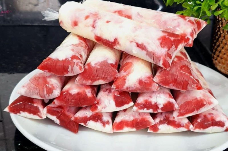 Geladinho Gourmet de Leite Ninho com Morango