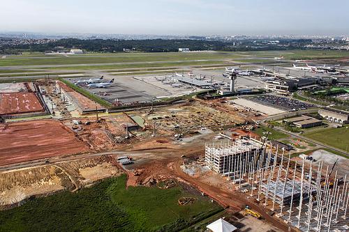a_17_meses_da_copa,_sete_obras_de_aeroportos_ainda_nao_comecaram_1012013-171140-1
