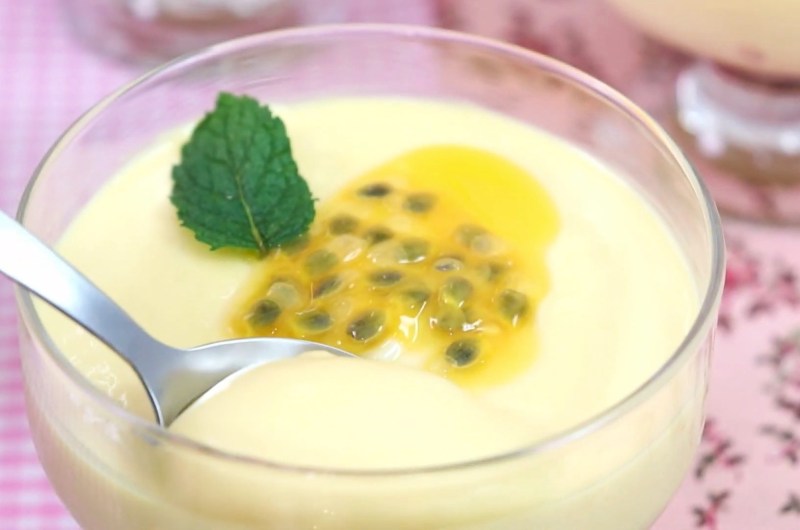 Mousse de Maracujá com Tang