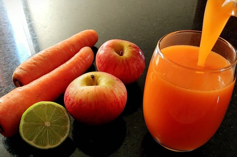 Suco de Cenoura com Limão e Maçã