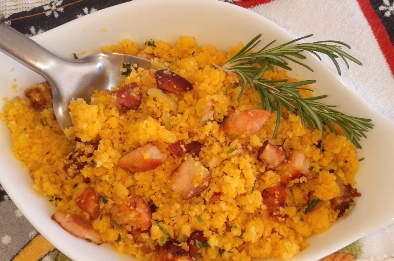 Farofa de Flocão de Milho com Bacon