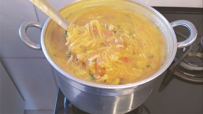 sopa de frango