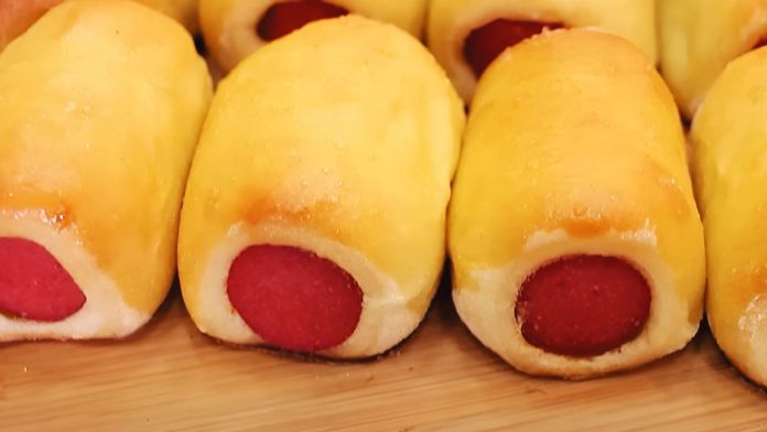 enroladinho de salsicha assado enroladinho de salsicha assado