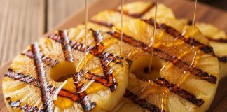 Poucos Ingredientes, Sabor ABSURDO: Abacaxi Grelhado com Canela Abacaxi Grelhado com Canela