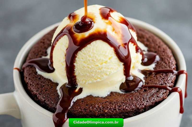 2 Minutos = O MELHOR Brownie de Caneca da Sua Vida!